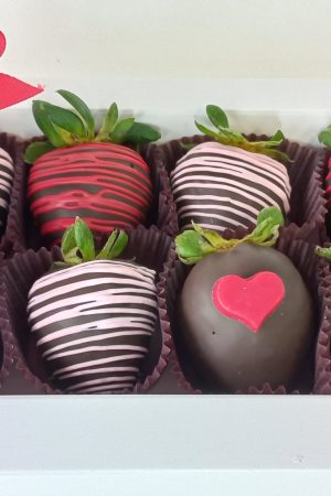 Caja con 8 Fresas con Chocolate